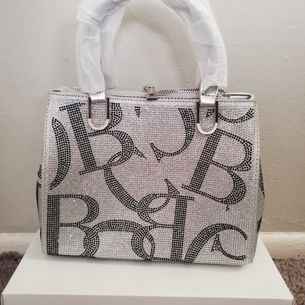 Handbags - Picture 7 of 15